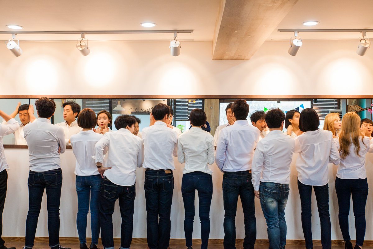 프로젝트 그룹 육감의 <바냐삼촌> 첫공까지 D-4일입니다! 아래 사진의 멋짐멋짐? 과연? 사진으로 공연을 판단하신 분들이라면 엄청난 반전에 휘청하실듯 해요ㅋㅋ 궁금하시다면 3월 21일~26일 놓치지마세요~^-^