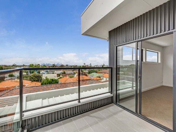 FOR RENT: C-301/699-703 Barkly Street West Footscray, 2 Bedrooms | 2 Baths | 1 Carpark for $400 r/w. ow.ly/JGoN309h30Z