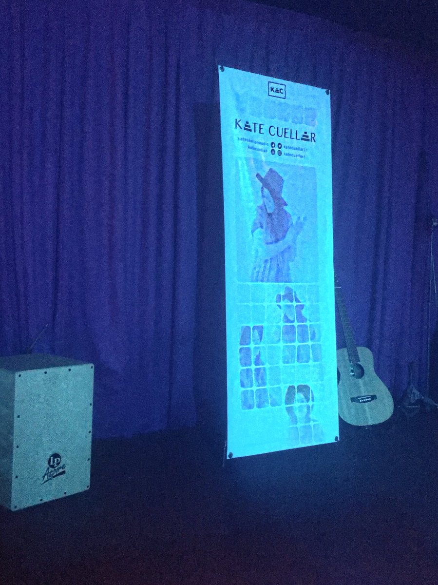 _xubby's tweet photo. Hoy toca compartir el escenario con @KateCuellar11 en @LaChismosaBarMX #ArtistaBitDepth #TeVasTour #Percusiones #Cajón @LPPercussion #Aspire https://t.co/0PKadzKa75