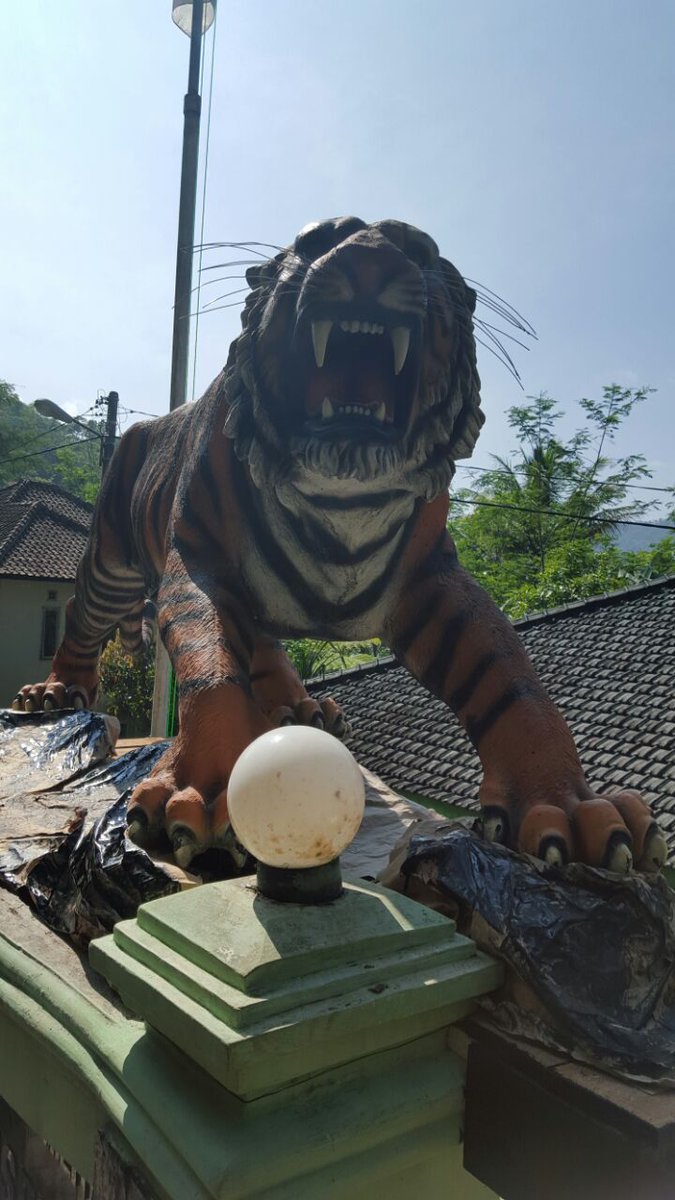 infobdg's tweet photo. via @kodam3siliwangi: The New "TIGER STATUE" of CISEWU simbol kebanggaan SILIWANGI https://t.co/Bzy5jO8Hb3