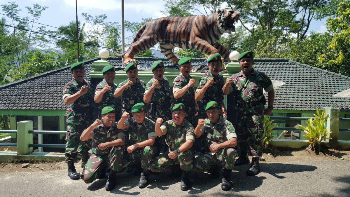 infobdg's tweet photo. via @kodam3siliwangi: The New "TIGER STATUE" of CISEWU simbol kebanggaan SILIWANGI https://t.co/Bzy5jO8Hb3