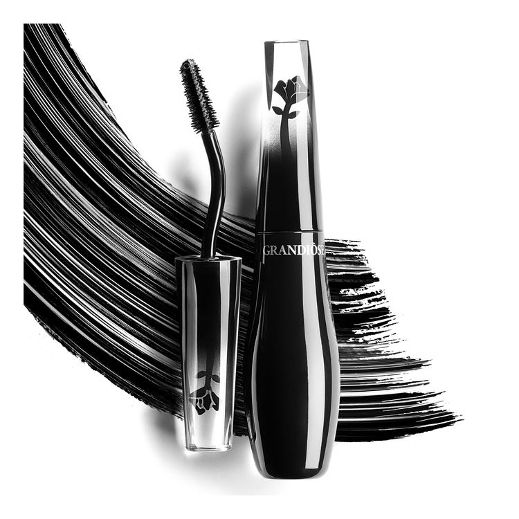 Show your lashes some love today with #Grandiose! #Lancôme #BendTheLine