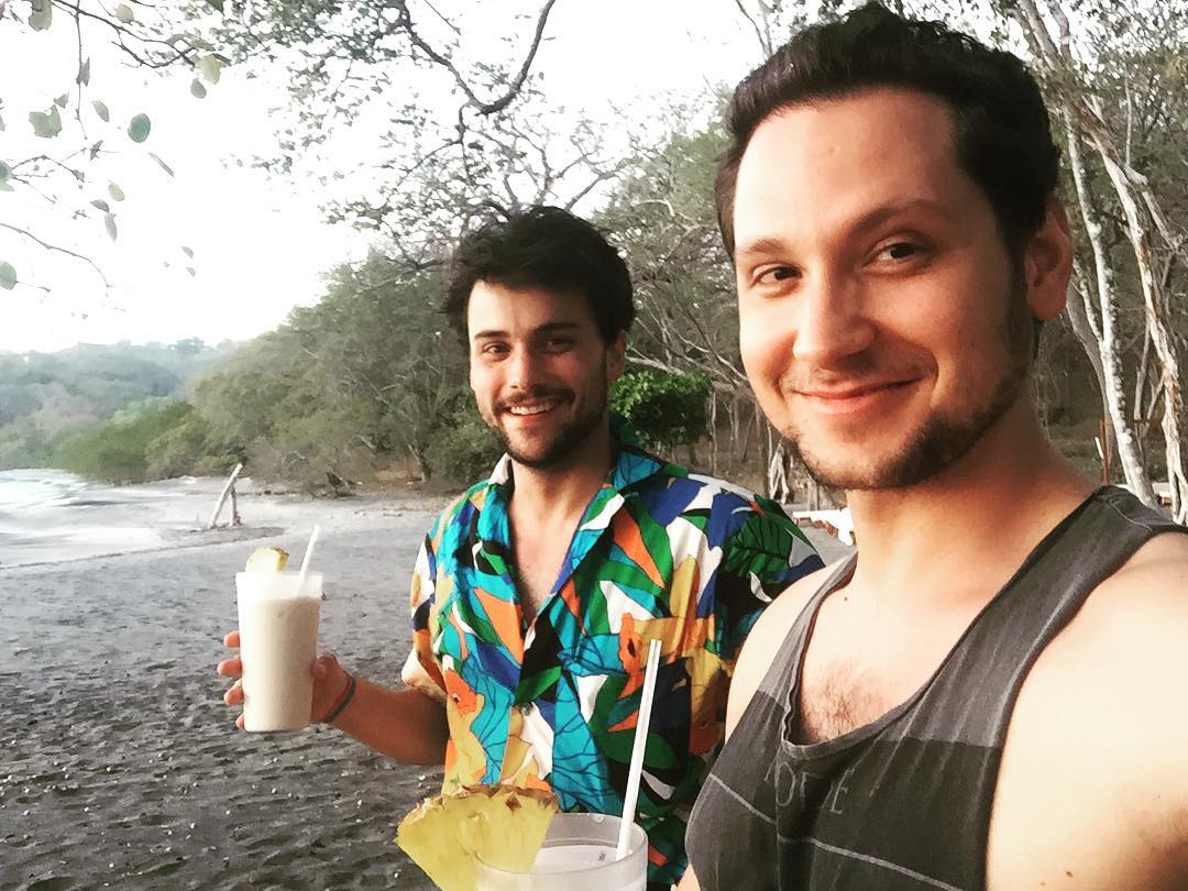 .@RestingPlatypus: '#tbt to Costa Rica with @MattMcGorry. Wow I remember it so vividly, almost as if it was a week ago.' 💛🍹 #HTGAWM