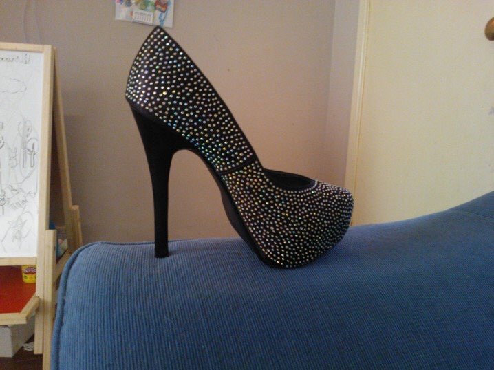 martainheels's tweet photo. @noplatformsripa out with the old. I'm too old to pull these off so I'm getting so nice discreet black boots for them  #nottoodiscreet https://t.co/LyjoPyNt0z