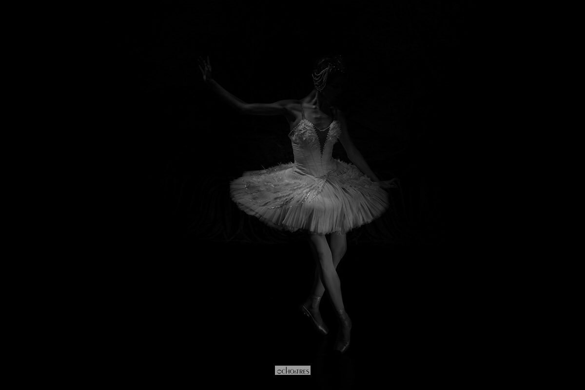 ochoytres's tweet image. My latest photography serie | Odette, The Tragic Heroine ochoytres.com/portfolio/odet… #ballet #Valladolid #Tchaikovsky