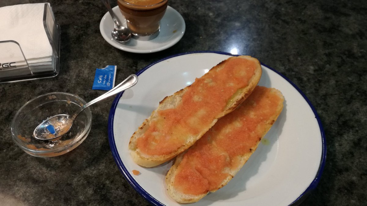 hmalvar's tweet photo. Empieza el #viernes siendo original hombre¡¡
La sal al café....
Y el edulcorante a las tostadas..
#ToymuLoco https://t.co/Sau0ldBBPF