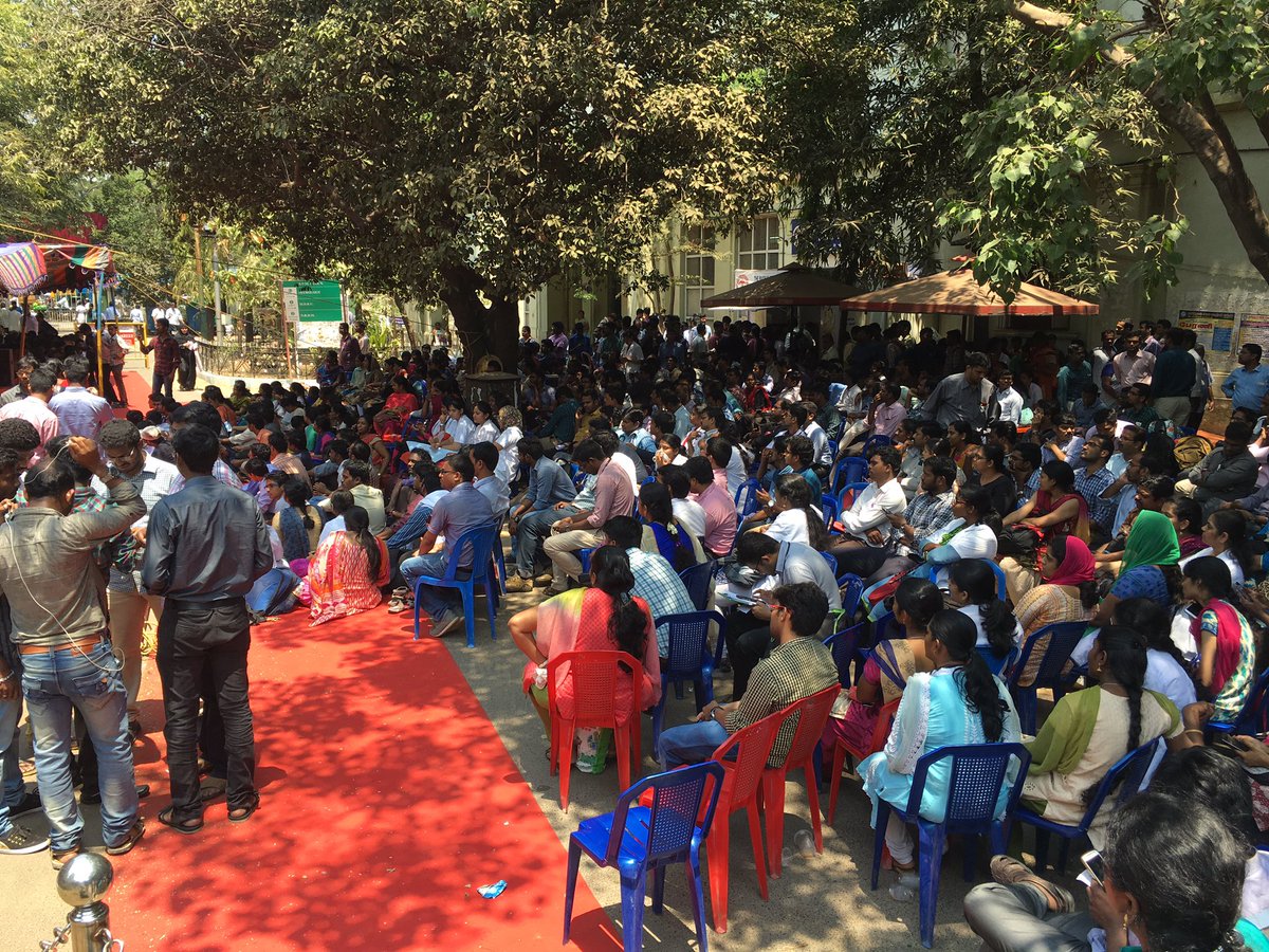 prashanthafrica's tweet photo. #savemedico
#stopviolenceagainstdoctors
Protest at Madras Medical College https://t.co/rWN5D06Nmn