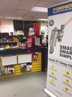 Fernox's tweet photo. @fernoxsimon ready for technical morning @CityPlumbingUK Hillington Glasgow #productdemo #tf1omegafilter #watertreatment https://t.co/IZlf8Wgh1r