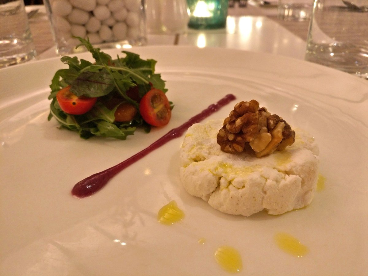 FranceinKolkata's tweet photo. Executive Chef Saurav Banerjee of #ThreeSixtyThree° at @TheOberoiGrand will cook a #GoodFrance dinner on 21 March: https://t.co/nWCA0OaPkl https://t.co/MmwpooML7k