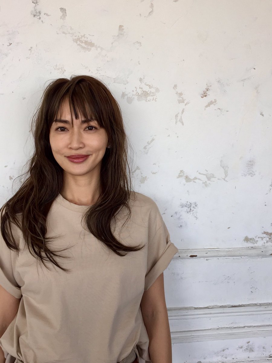 レプロartist Enjoylife 長谷川京子 本日は朝から Lee6月号 の撮影でした お天気も良くとても素敵な仕上がりになりました いただいたお花にも お弁当にも 桜 が ひと足先に春を感じました 発売をお楽しみに 長谷川京子 Lee