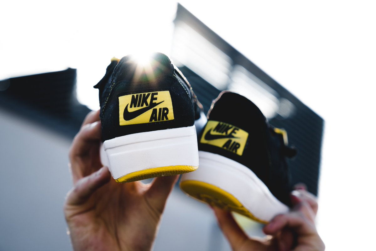 Available online only - the NIKE Air Sock Racer OG.
tinyurl.com/solebox-NIKE-1…