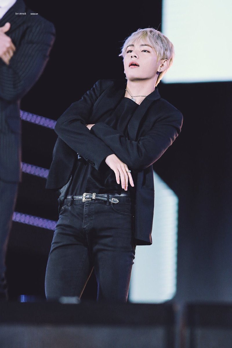 tae tae 👑 on Twitter: "Taehyung in all black…