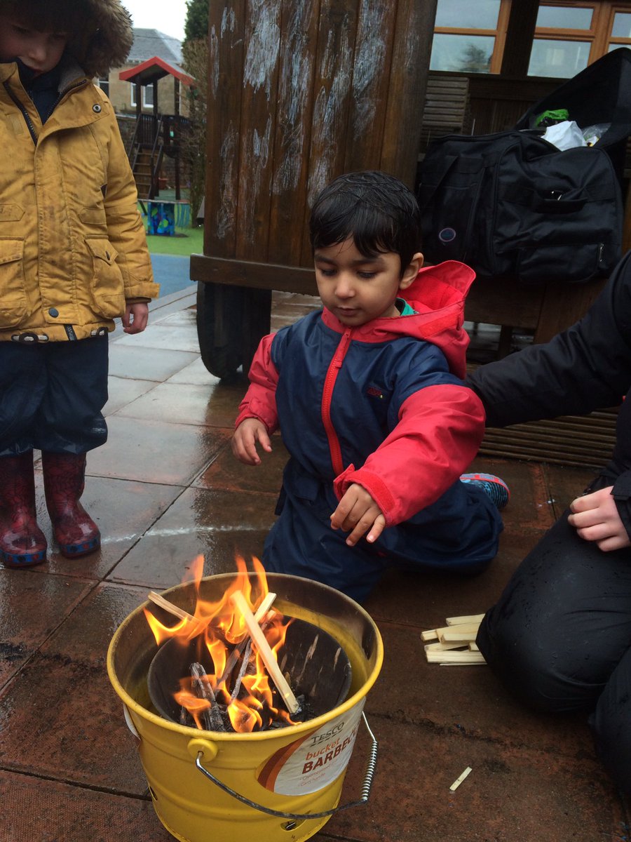 wellsidekg's tweet photo. Learning how to keep safe around fire #choppingwood #lightingfire #puttingoutfire #greatlistening https://t.co/5ZQPcsvexJ