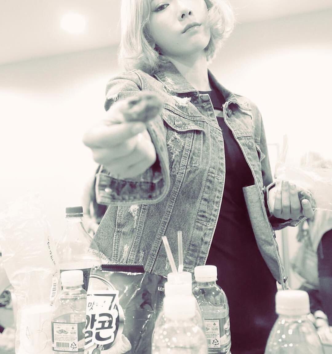 NayoonCY_ss's tweet photo. 17 มีค 59 น้องแทยังเป็นเด็กผมสั้น #Badgaltaetae
17 มีค 60 #Fine2ndWin 🎉 https://t.co/VORxTQGtn7