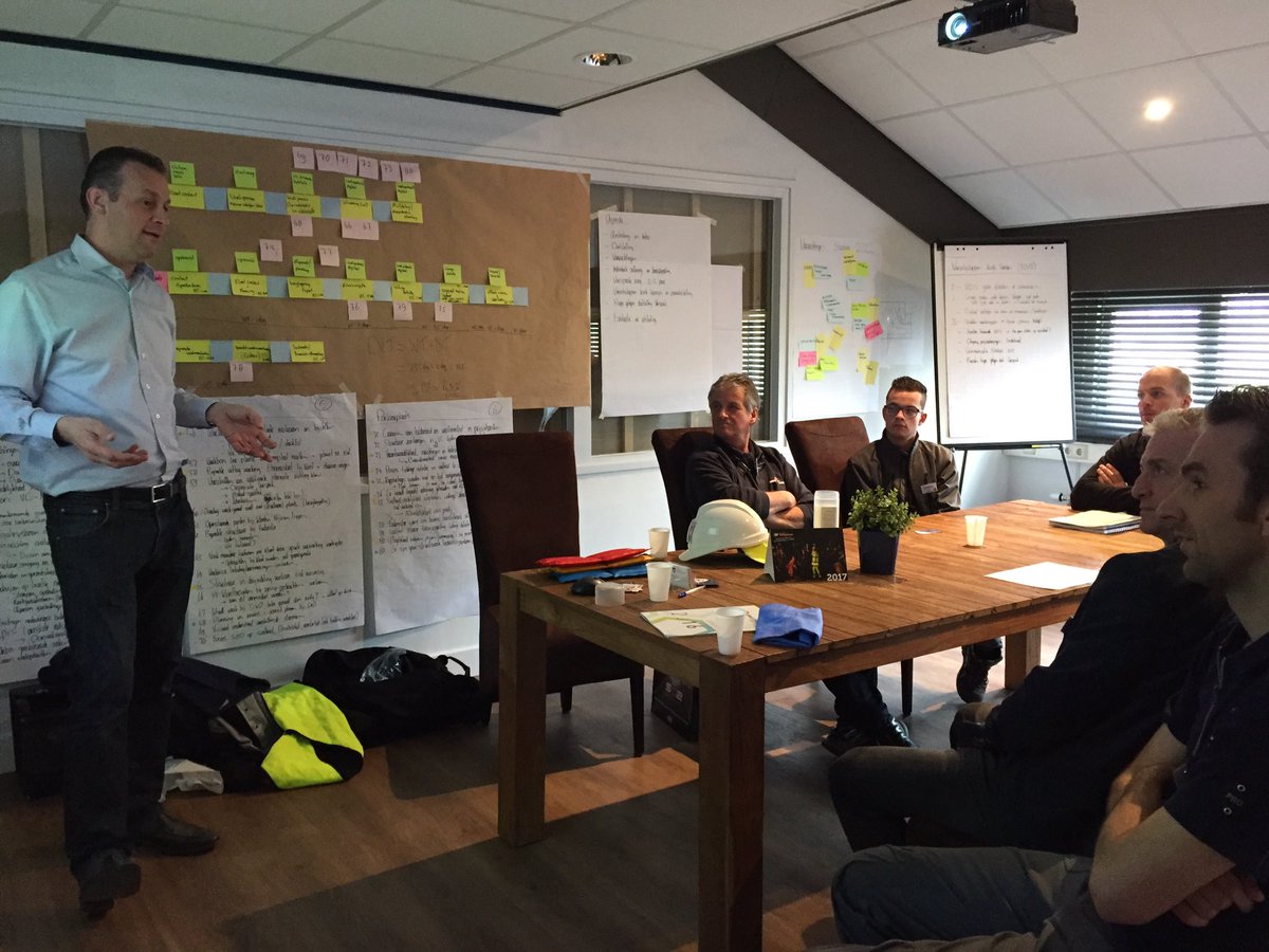 Aandacht voor hitte, lawaai, asbest, hoogte, gereedschap bij #Verspeek en #Belisol voor #bewustveilig.