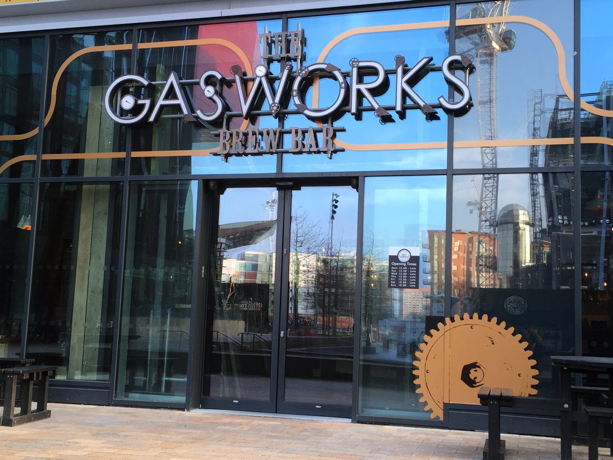 a recent installation <a href="/TheGasworksFS/">The Gasworks Brewbar</a> #firststreet, complete with serving tanks right by the bar. Tasty grub too!
