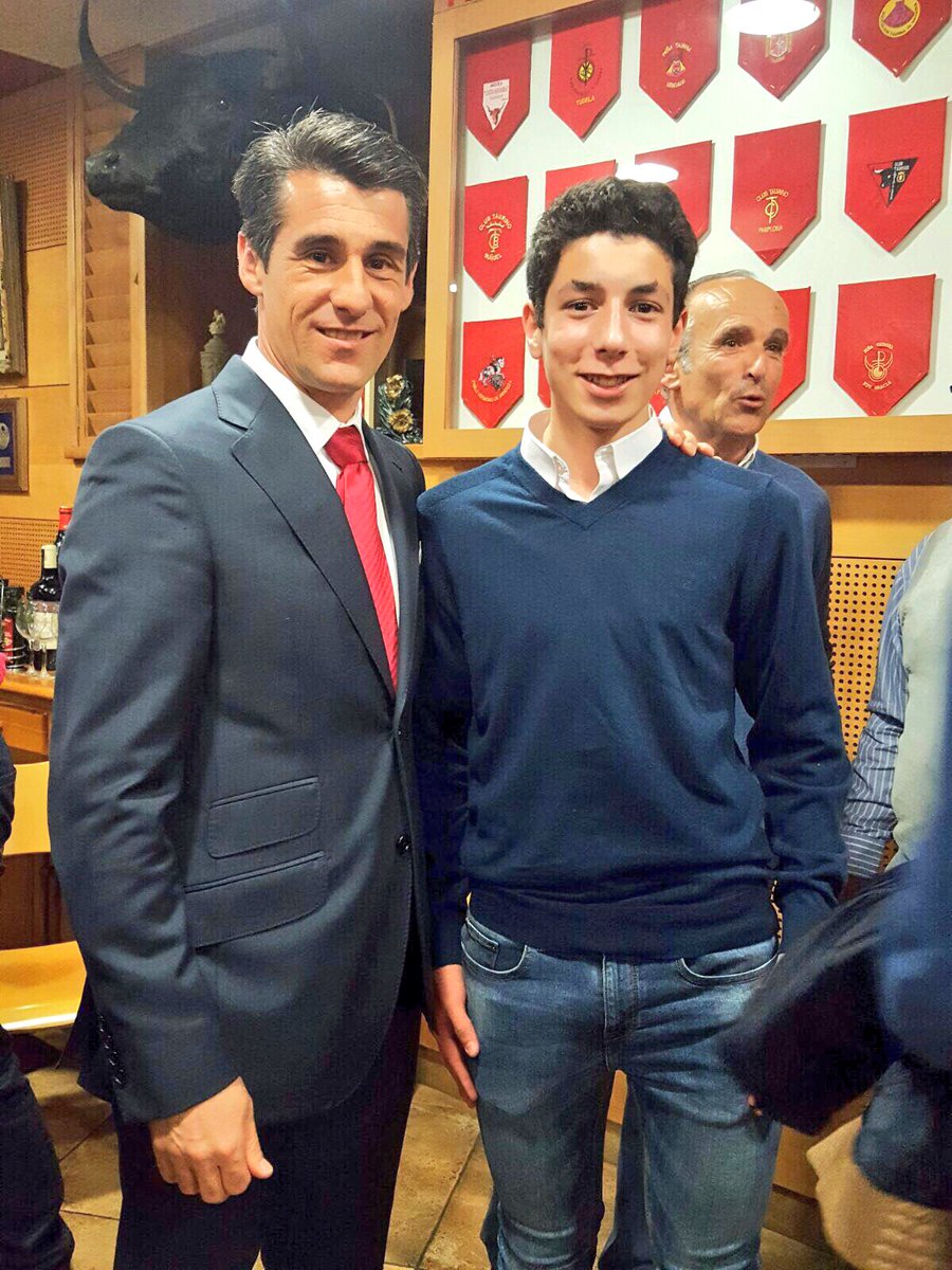 Noche mágica en el <a href="/TaurinoPamplona/">C.Taurino Pamplona</a> despidiendo al Maestro Francisco Marco. Espero poder seguir aprendiendo de ti durante muchos años...