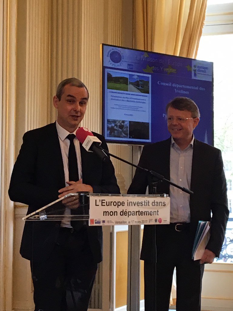 fournierghisl1's tweet photo. Avec PierreFond,Introduction de la conférence " l'Europe investit dans les Yvelines " @Les_Yvelines #Yvelines https://t.co/afk6GkR19M