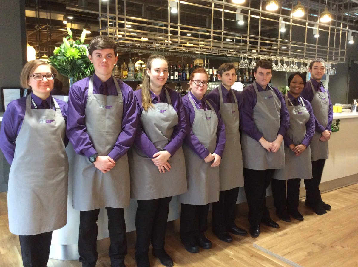 tedtrek69's tweet photo. #HappyStPatricksDay to all from @CoGCScholars @CofGcollege Delighted to host a Business Breakfast this morning in celebration. @WMccurrach https://t.co/469Xz0xtxJ