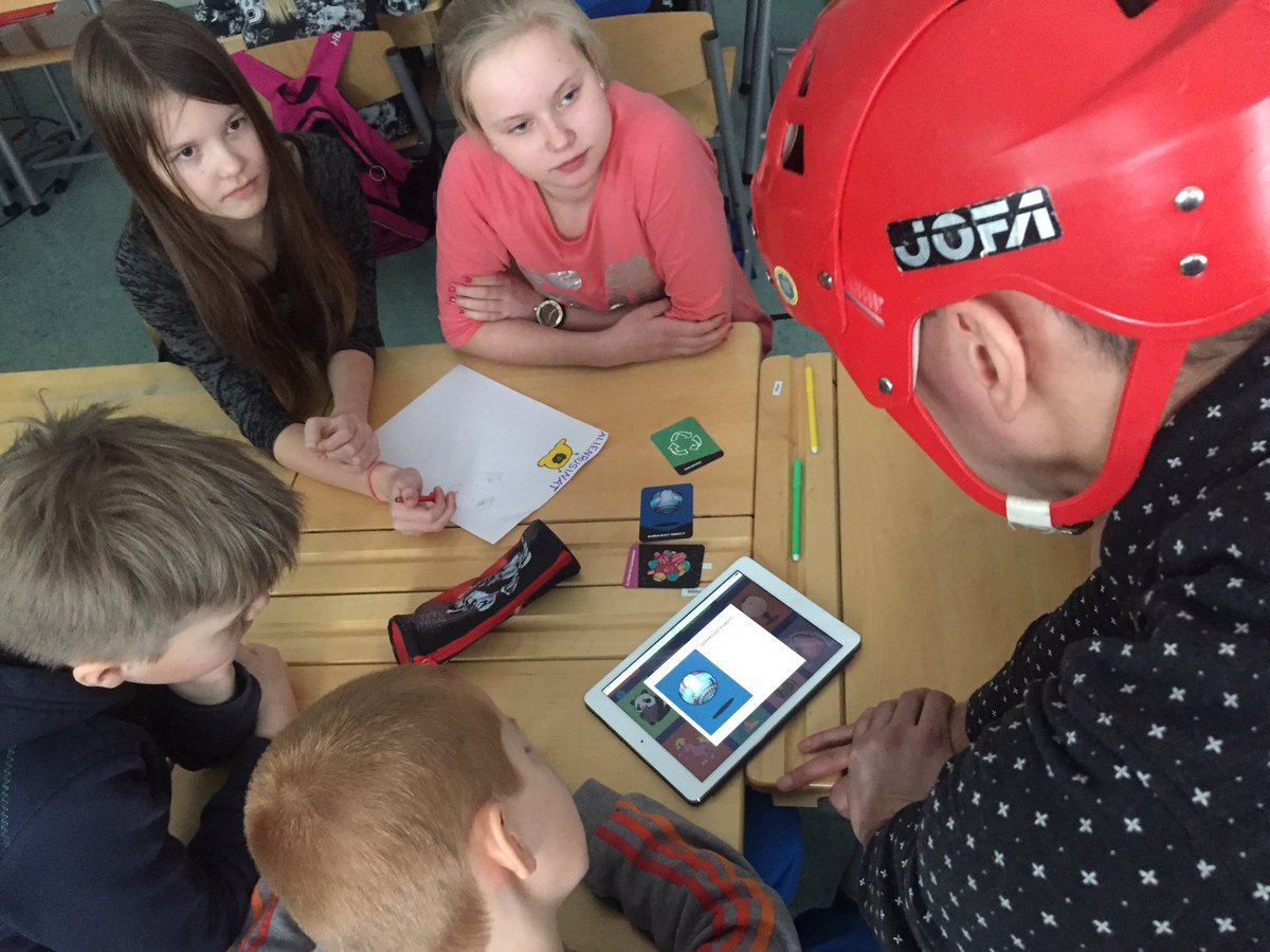 GerhardMolin's tweet photo. Ambassador briefing the @lupoworld space crew. An important mission lies ahead of them! #edtech #creativity #funlearning @xedu_co https://t.co/3mFVkY1sST
