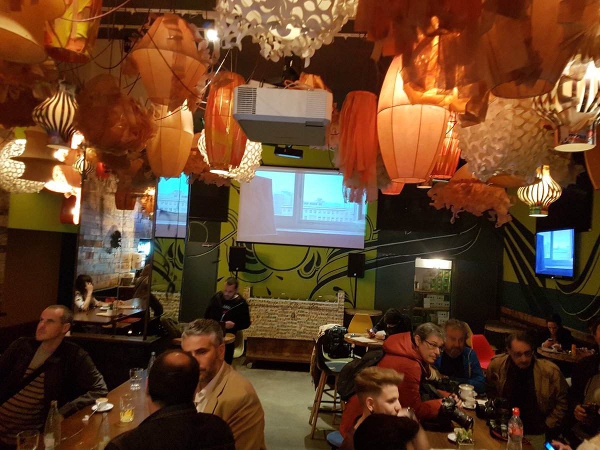 Estoy en el Generator Hostel Barcelona, donde va a celebrarse rueda prensa IAG para anunciar nuevos vuelos largo radio desde BCN <a href="/hosteltur/">hosteltur</a>