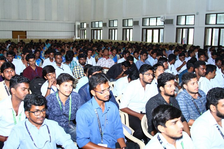 WealthTraits's tweet photo. Attended the #Valedictory_function at "Sri Krishna Arts and science college, Coimbatore" as #CHIEF_GUEST on March 14, 2017 https://t.co/4jToXx6lTm