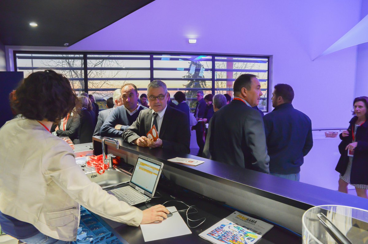 puzzle_system's tweet photo. Trophées des réussites au Visiocenter du circuit de  Nevers-Magny-Cours. Inscription, émargement, albums photos. https://t.co/NweHoFrS9m https://t.co/OymEIWy22x