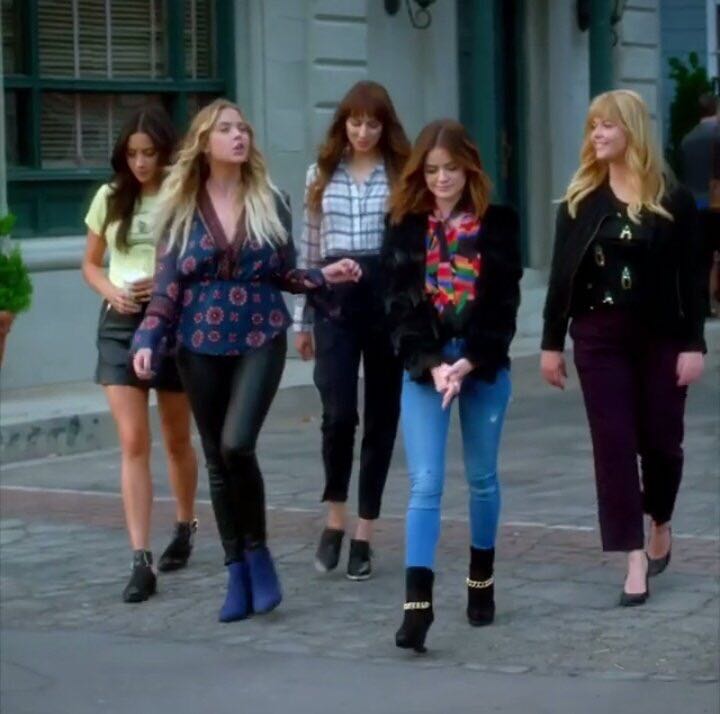 PConvencion's tweet photo. "How lucky am I to have something that makes saying goodbye so hard"?#PrettyLittleLiars  @AshBenzo @shaymitch ❤❤❤ https://t.co/pxrLXV1y1v