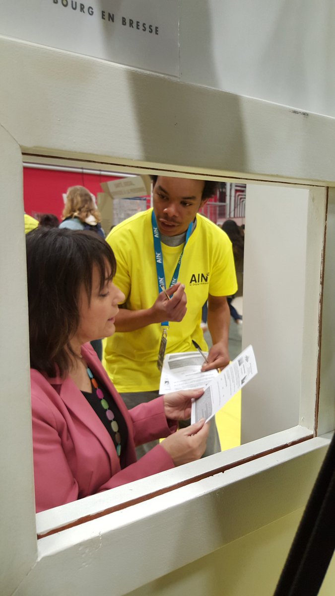 Departement_AIN's tweet photo. Visite des députées européennes @sylvieguillaume et @emorinchartier à Ain'formations métiers #afm01 @PEMarseille https://t.co/gPstc25Xq2