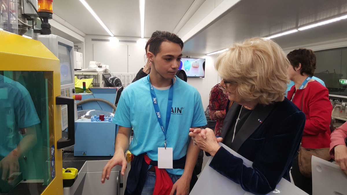Departement_AIN's tweet photo. Visite des députées européennes @sylvieguillaume et @emorinchartier à Ain'formations métiers #afm01 @PEMarseille https://t.co/gPstc25Xq2