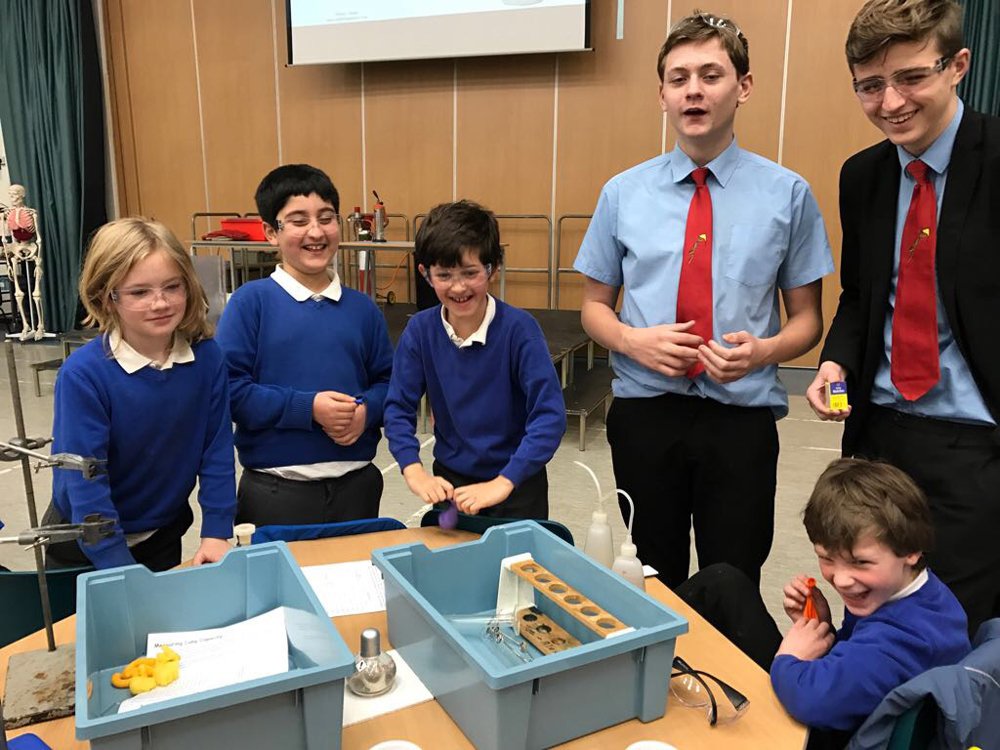 Liskeard_School's tweet image. To celebrate #DemoDay17 Mr Inger &amp;amp; the Science Leaders led a change themed interactive session!  #BSW17 @BritSciAssoc @ScienceWeekUK