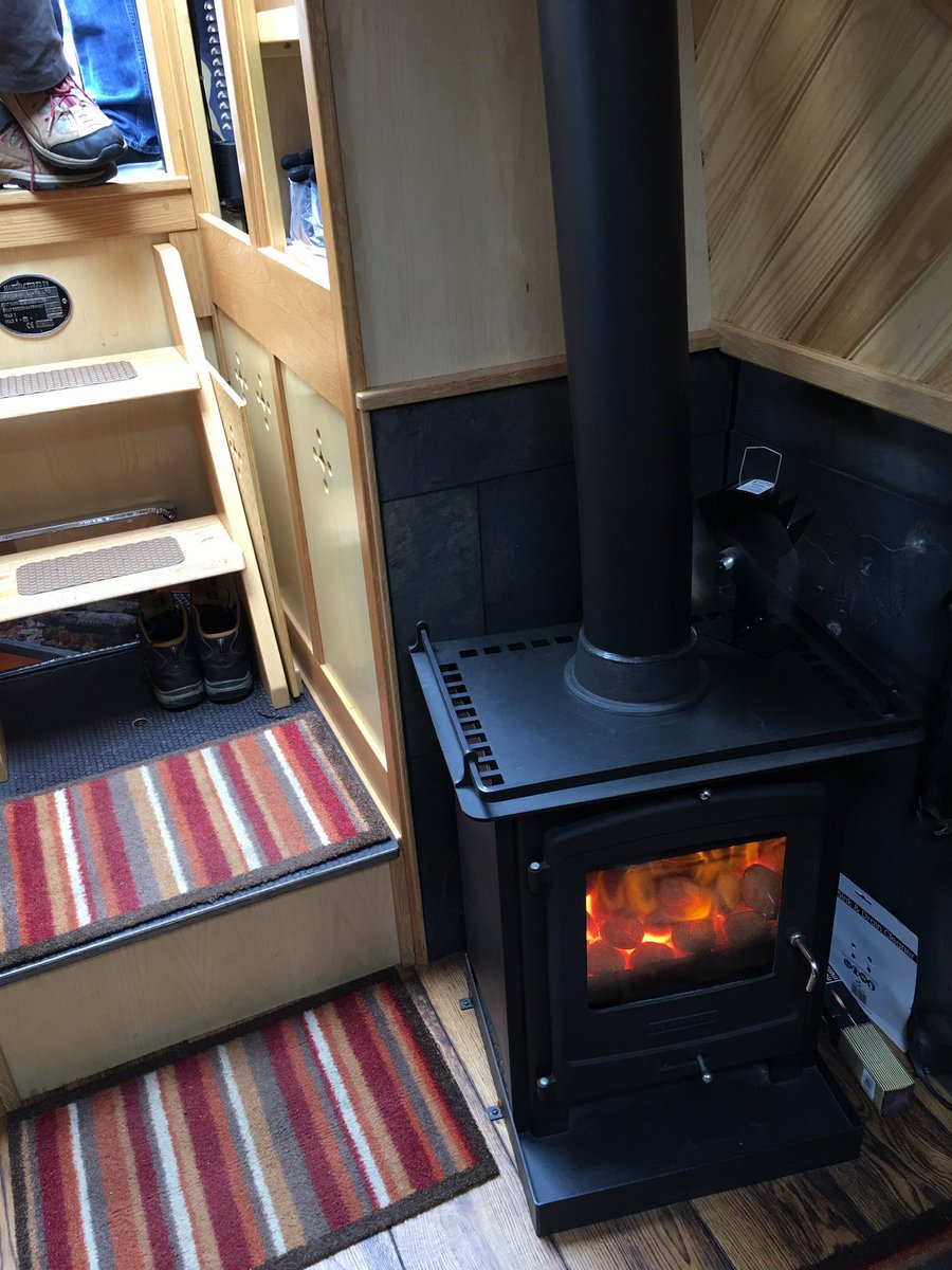 Rain outside, warm as toast inside 😎 Looking forward to a weekend <a href="/heritageNboats/">Heritage Narrowboats</a> #fourmeninaboat