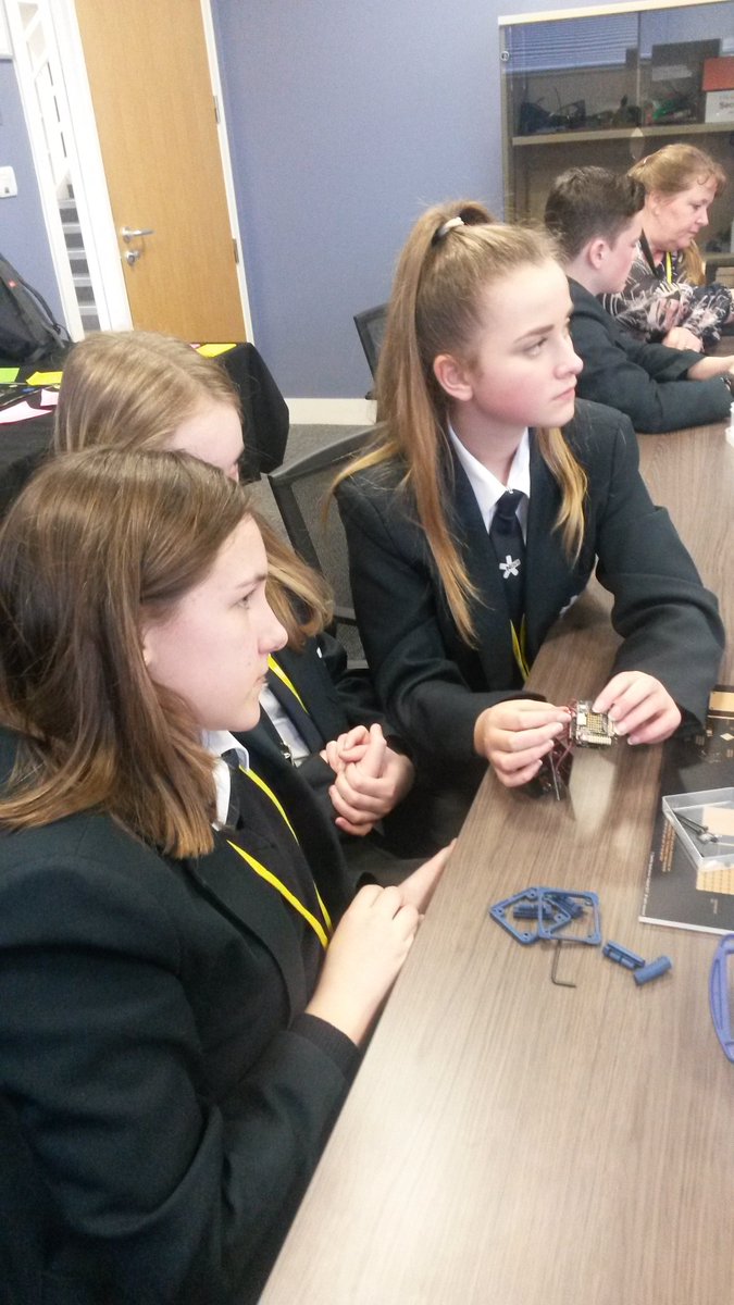 NovaHreodUL's tweet photo. Fascinating Year 8 trip to @STFC_Matters all about how we communicate with space. #BritishScienceWeek2017 https://t.co/emL4AxyFBt