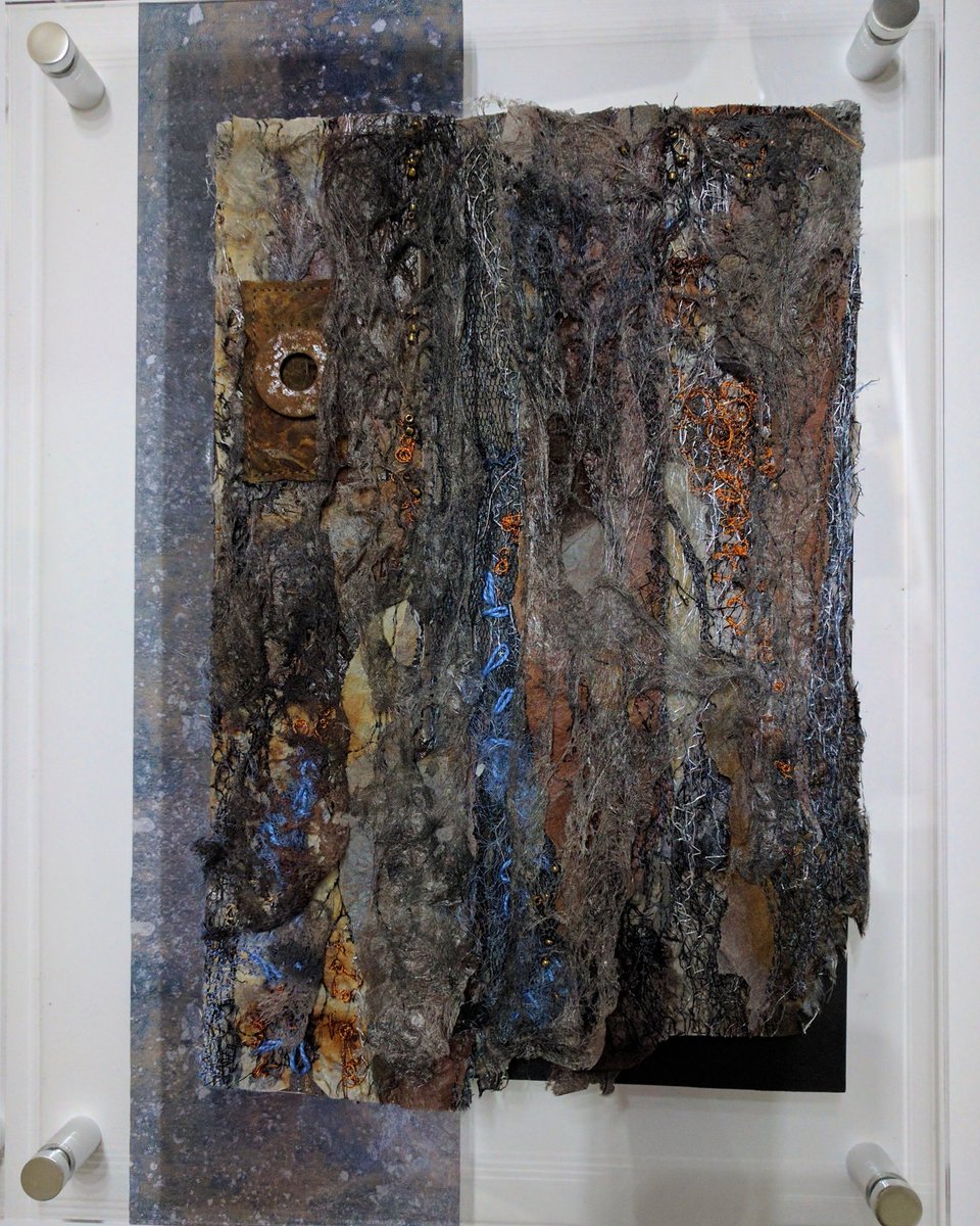 MarianJazmik's tweet photo. 'Rusty door' texture embroidery now finished, #textileart #textiles #embroidery #door #architecture #freemachining #womensart #art https://t.co/F7GIWC6eGa