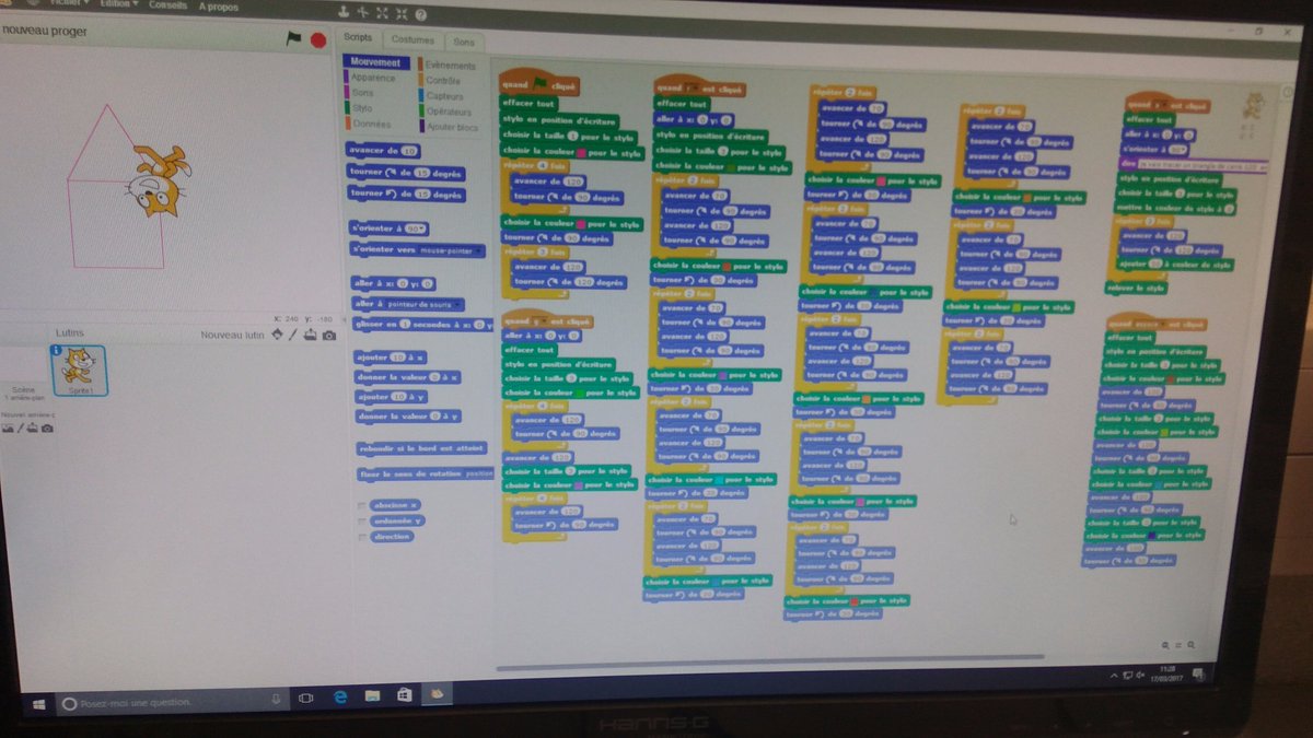 P7i7Plum3's tweet photo. @Canope_70 #DefiScratchGeom2017 autre technique en 6eme code coupe pour tenir sur l'ecran 3 heures de boulot https://t.co/tQ6ulwOQIB