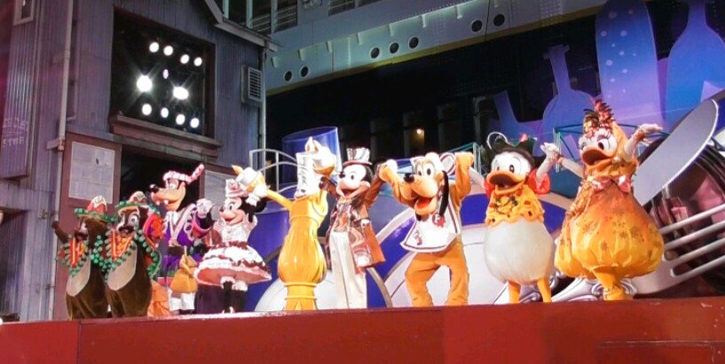 donaldonut's tweet photo. 楽しい音楽も可愛い衣装もみんなの笑顔も、ぜーんぶが大好きでした♪
テーブルに出会えてほんとに幸せだった(*´∇｀*)♪
いままで見た210公演分の感謝をツムツムに込めて♪♪
#テーブルイズウェイティング https://t.co/WzNloOPs69