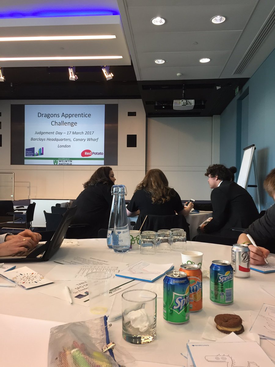 sfodragons's tweet photo. here at barclay's bank! @Dragonappwelhat #dragonappwelhat https://t.co/lpcWl1FGev