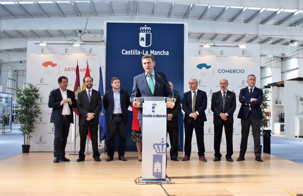 elespanolclm's tweet photo. FOTOGALERÍA | @cajaruralCLM respalda la XXIV Feria del Mueble de Sonseca https://t.co/MsFESmjaJn https://t.co/lcu8FMovle