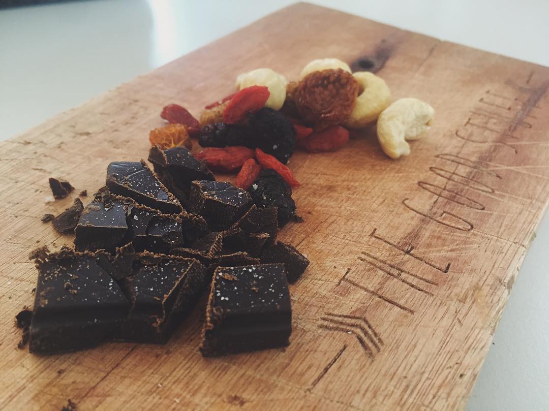 RawliciousTribe's tweet photo. Inspired #health snack: Raw #Superfood #Chocolate, a boost from our Berry Mix and cashews...
🍒🍓: https://t.co/TGdkNhZi1M
#soaringfreefeature https://t.co/EWsatf952X