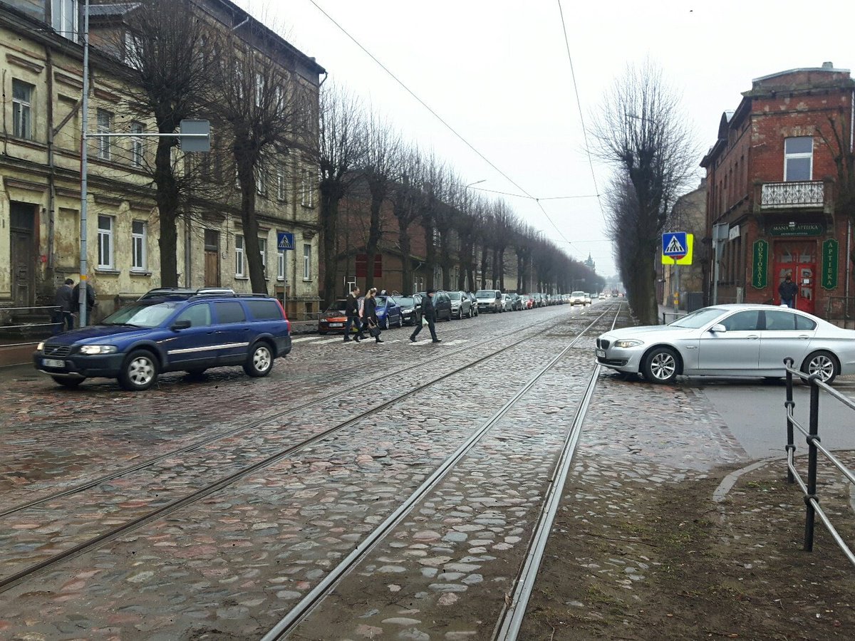 Uz iztādi @LOClv <a href="/RazotsLiepaja/">Ražots Liepājā</a>  brauciet ar sabiedrisko .. auto nav kur nolikt #ražotsliepājā