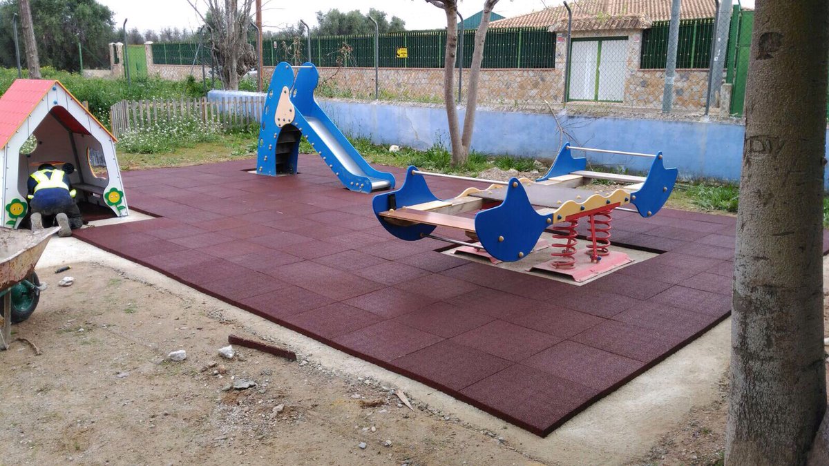 cayamcayam's tweet photo. Work in progress @CaritasMurcia @rotaryES 😊😊 #murcia #escuelainfantil #cayam #social https://t.co/MyR7aCo2Qx