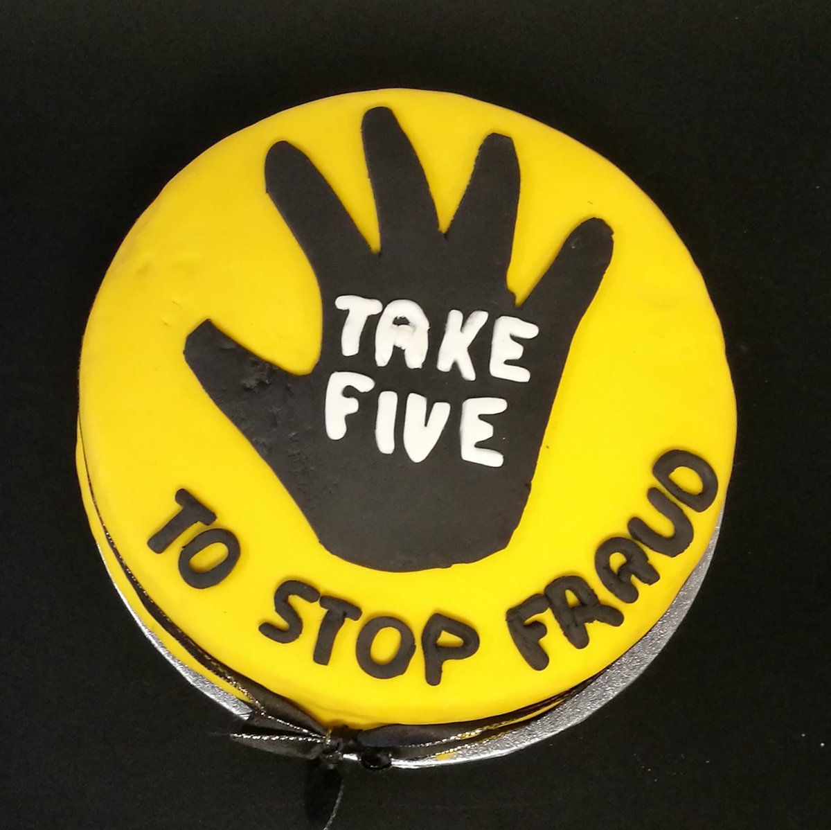 Metro_Bank's tweet photo. Check out this fab @TakeFive inspired cake that our very own colleague, Angela Archer baked in aid of #TakeFIveDay! #WhatDoesYourBankDo https://t.co/oNK3k98X4b