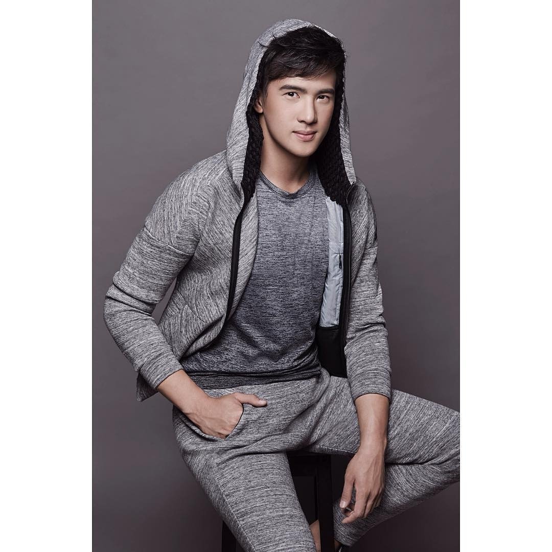 FDB88_'s tweet photo. ยิ่งโตยิ่งหล่อ พ่อคุณเอ้ย

Cr.365bysumate
#เจมส์มาร์ #jamesma https://t.co/VTr3ZtcTZ1