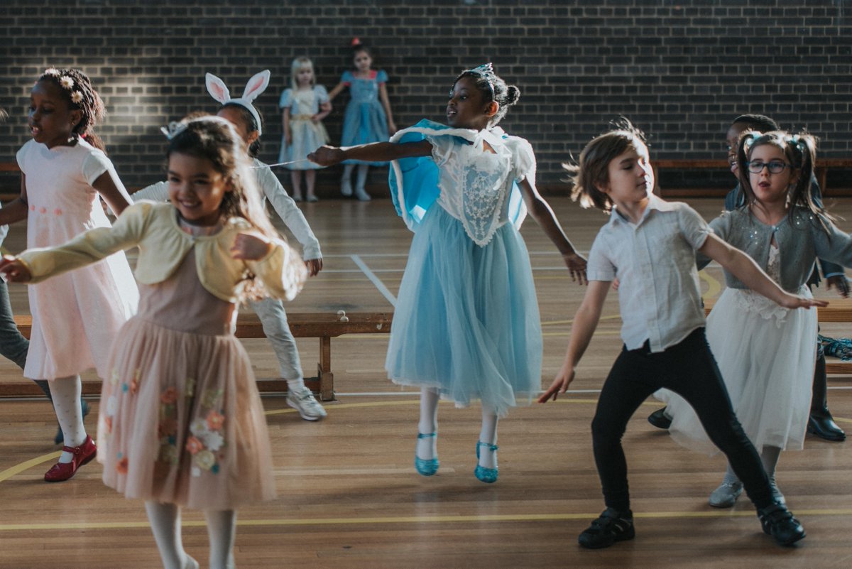 Lots of schools are beginning shows &amp; presentations this weekend! We hope staff, students &amp; families have a fantastic 2 days at #JigsawArts