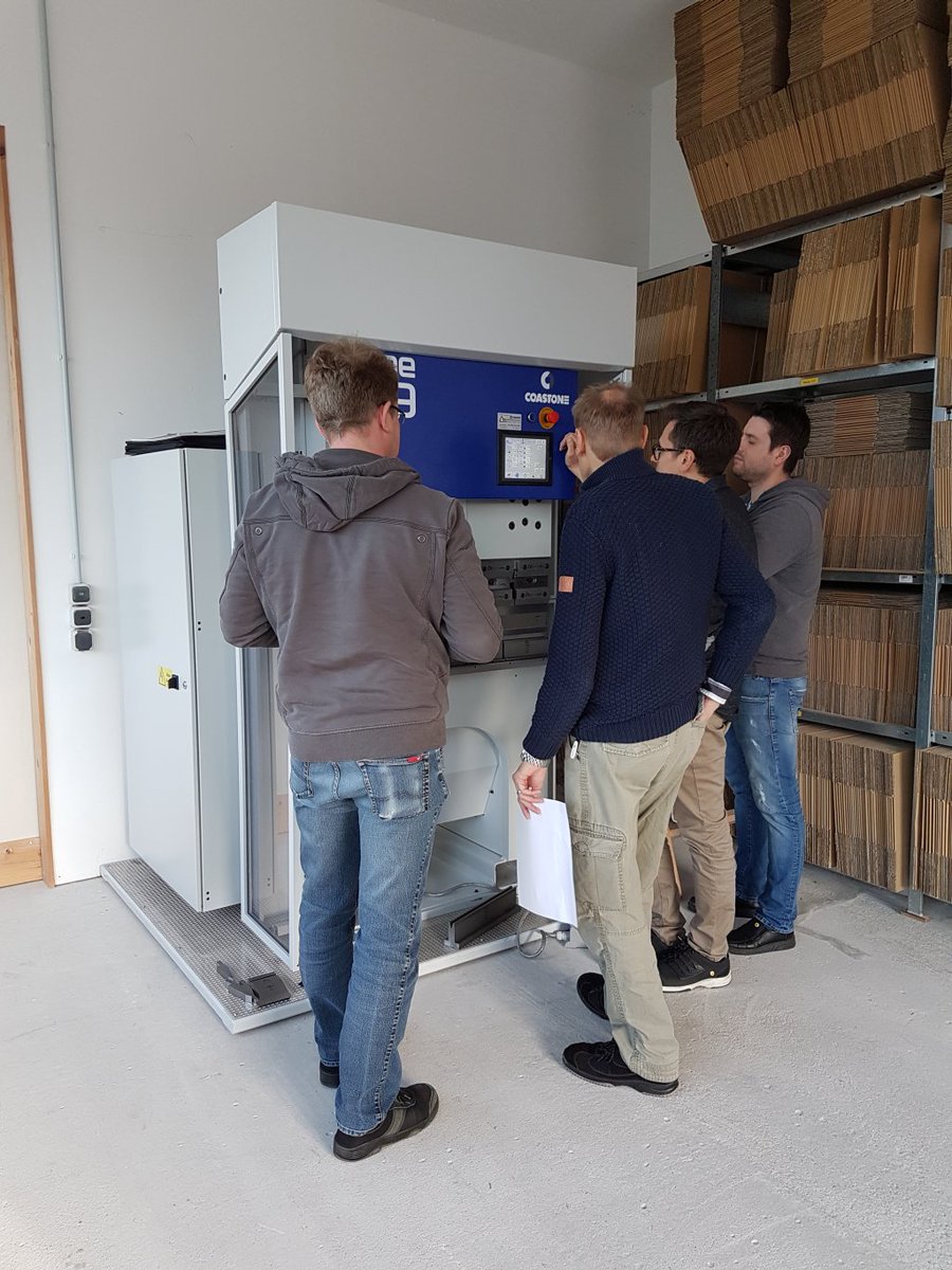 ATS_Blech's tweet photo. Neuer Standort für unsere kompakte elektrische Abkantpresse C9 von der Messe "INTEC 2017" in Leipzig.
#abkantpresse #coastoneoy #coastone https://t.co/O3mweWp6GL