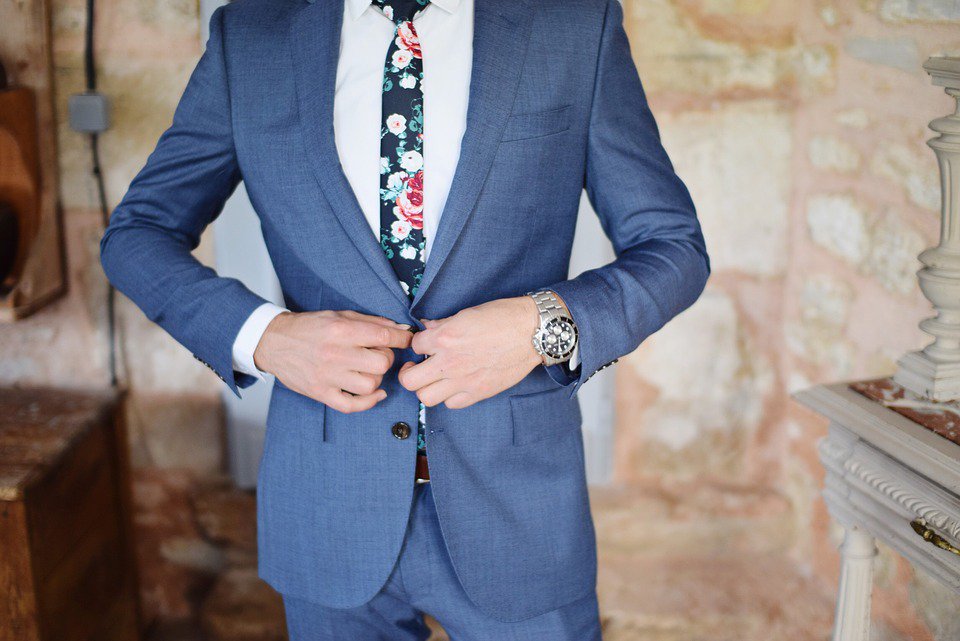 ¡Sigue estos consejos para encontrar el traje de novio perfecto! https://t.co/VSGq53DrGc Vía: @Nosotras_com https://t.co/upmiuOKfQy