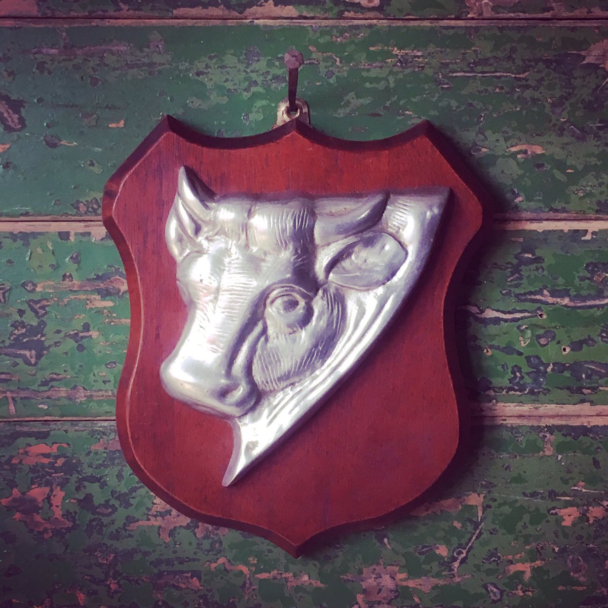 mkitchensmith's tweet photo. Old butcher shop plaque #forsale #butcher #sign #bull #livestock #meat #beef #kitchenalia #restaurantinteriors https://t.co/t3UGeWuHPy