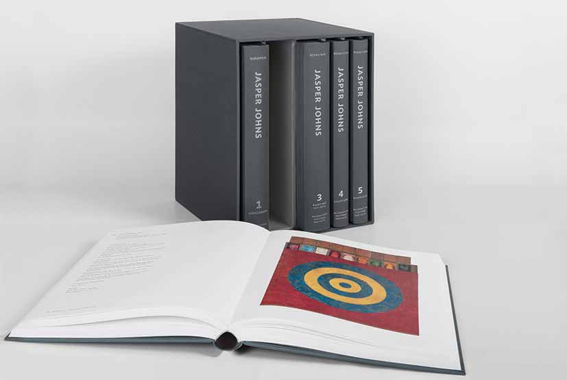 #Nouveauté chez <a href="/LibrairieLardan/">Librairie Lardanchet</a> #JasperJohns : #catalogueraisonné of #painting and #Sculpture lardanchet.fr/jasper-johns--…