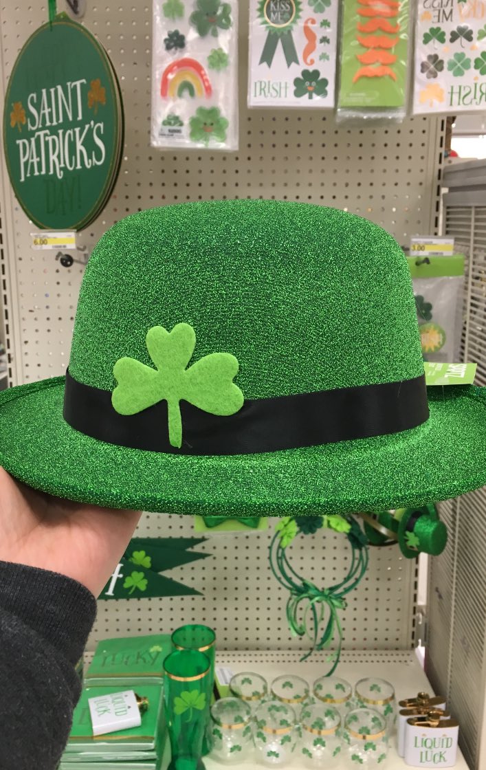 Saint Patrick's Day，过节了，送你一顶绿帽子…哪里哪里…免贵姓王 https://t.co/YUYl1KGbXE 1