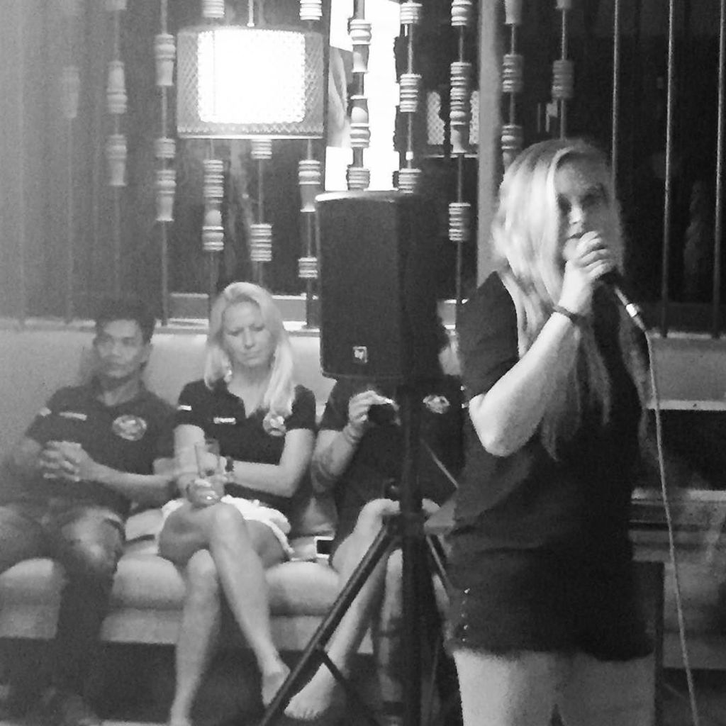 klcpp's tweet image. Bre Lyle explains about coral fragging techniques ift.tt/2mWzZ7A